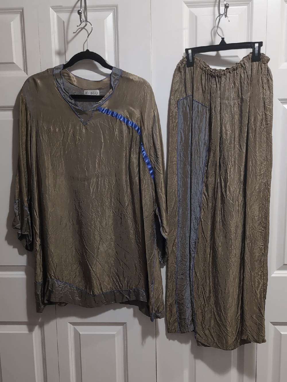 Women's Olive Crinkle Two-Piece Set with Purple Trim